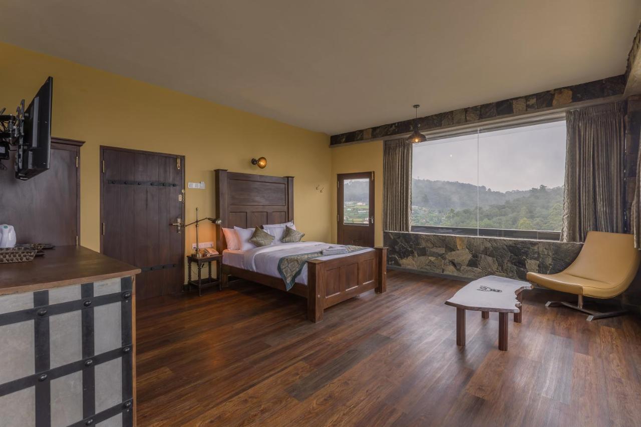 Deluxe King Room with City Tour of 2-3hrs or Tea Factory Visit