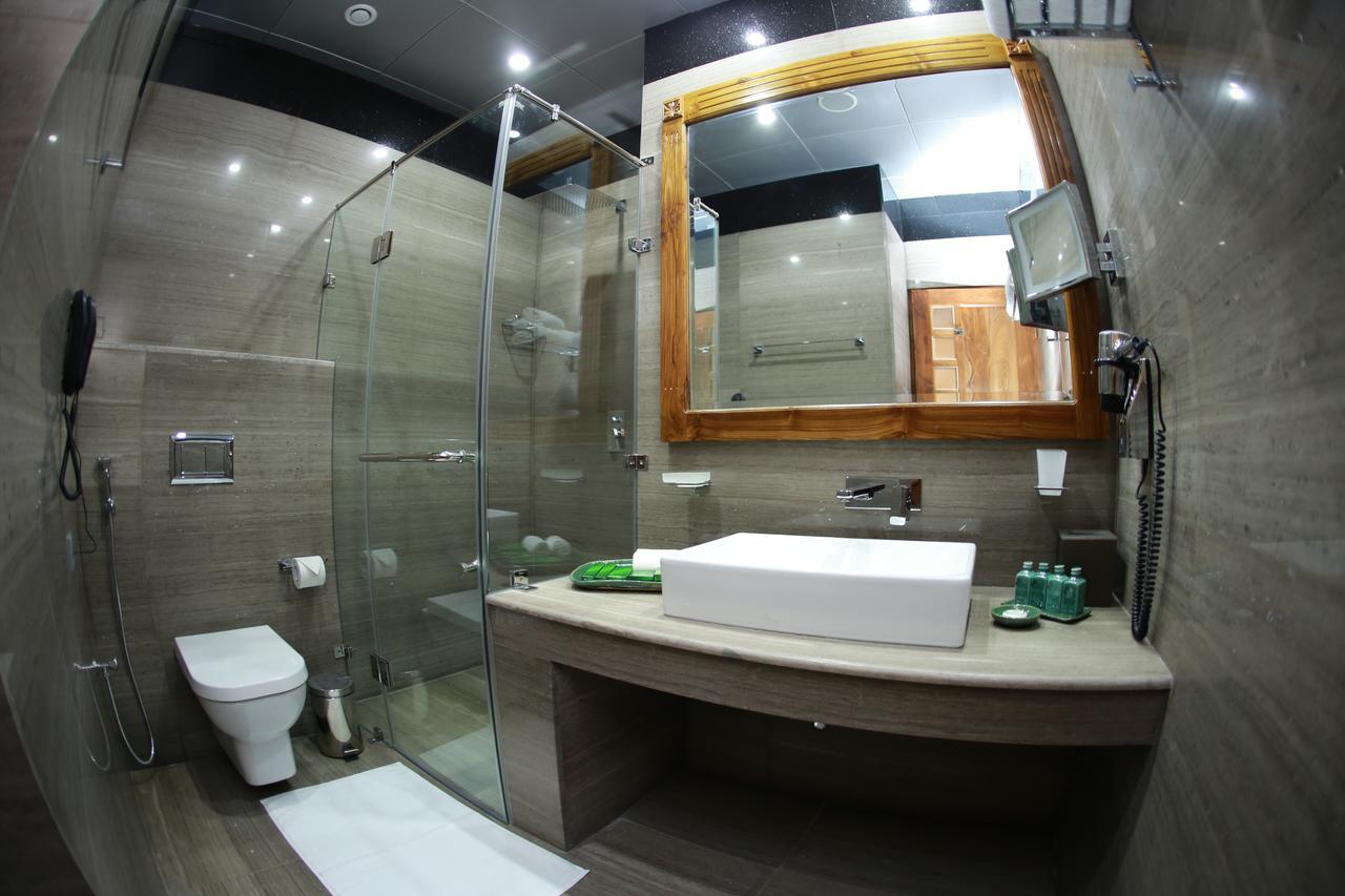 Superior Triple Room with 10% discount on wellness spa and Araliya Fashion and wood carving